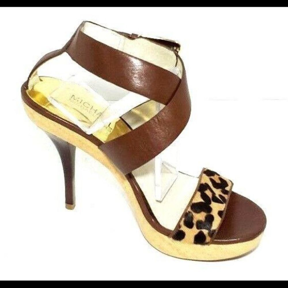 𝅺➡️MICHAEL Kors Leopard print leather Sandals⬅️